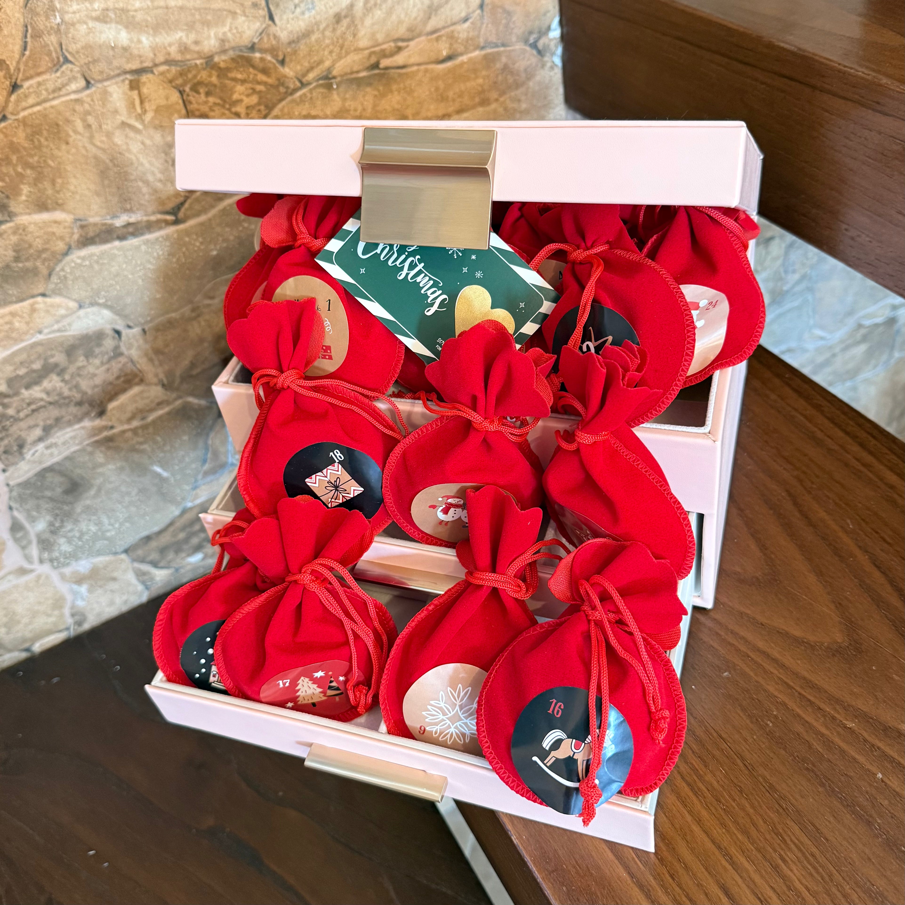 CALENDARIO DELL'AVVENTO ROSA