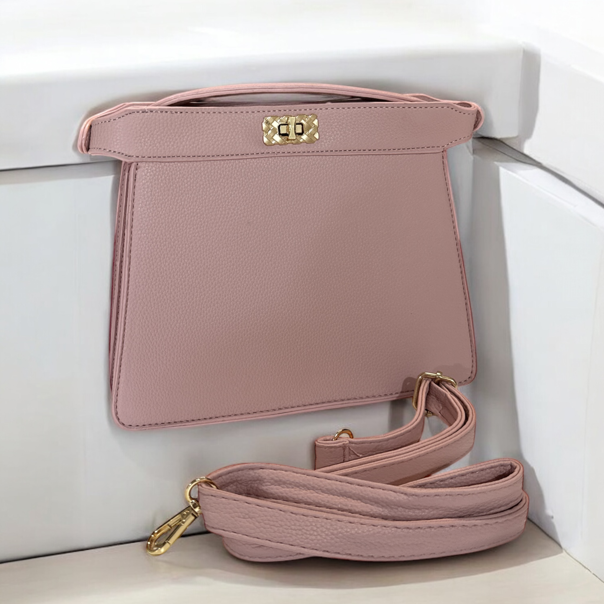Borsa Kate.