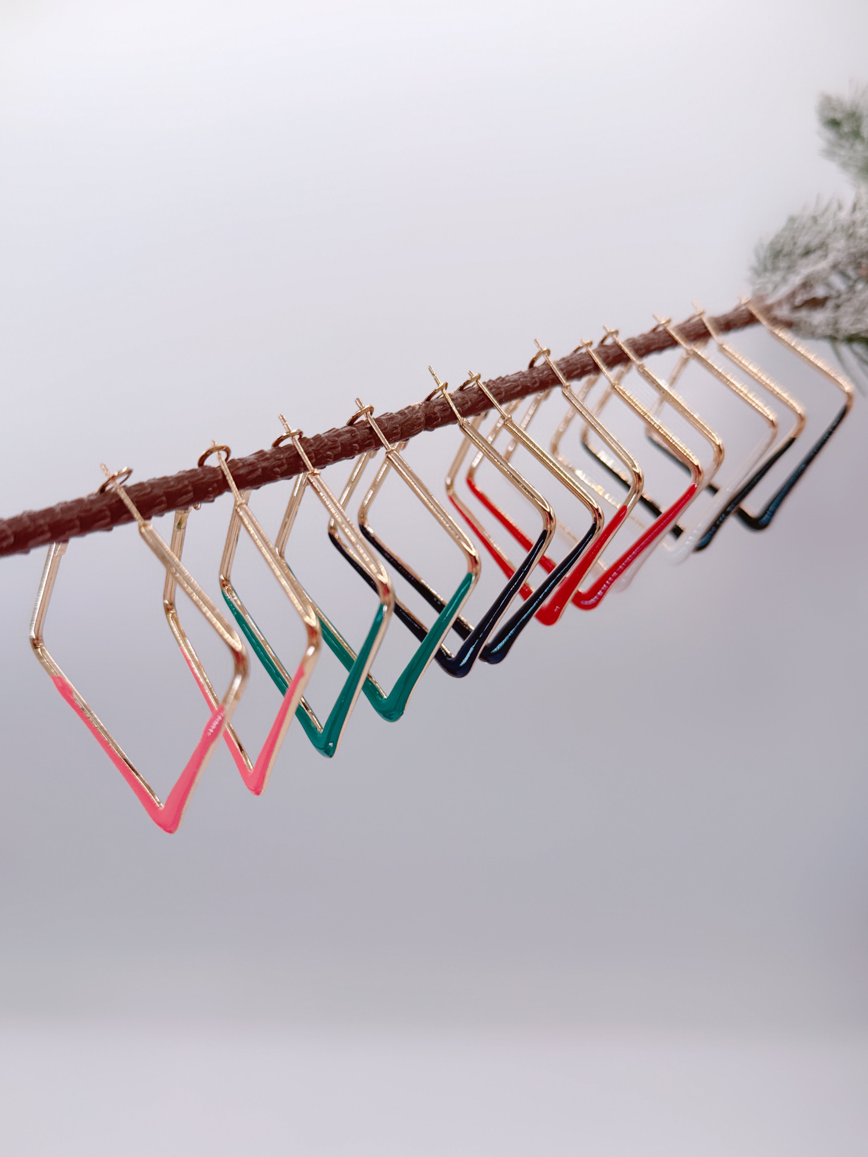 Orecchini Quadrato Smaltato 4 cm