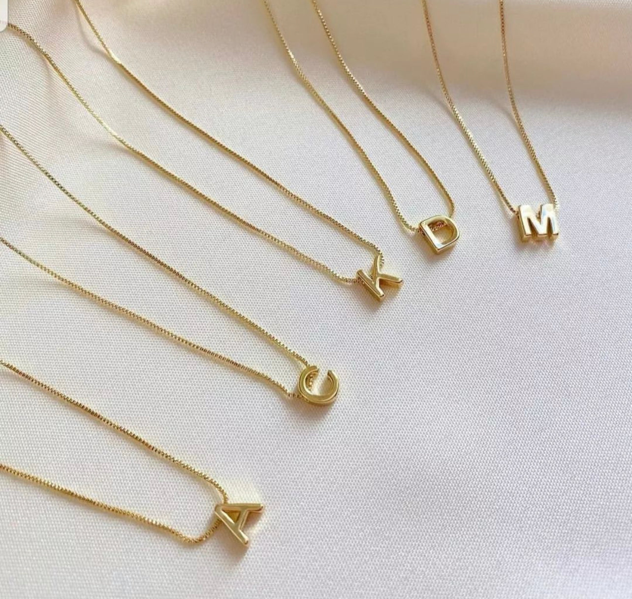 Collana Lettera Personalizzata - SCINTILLE ACCESSORI MODA