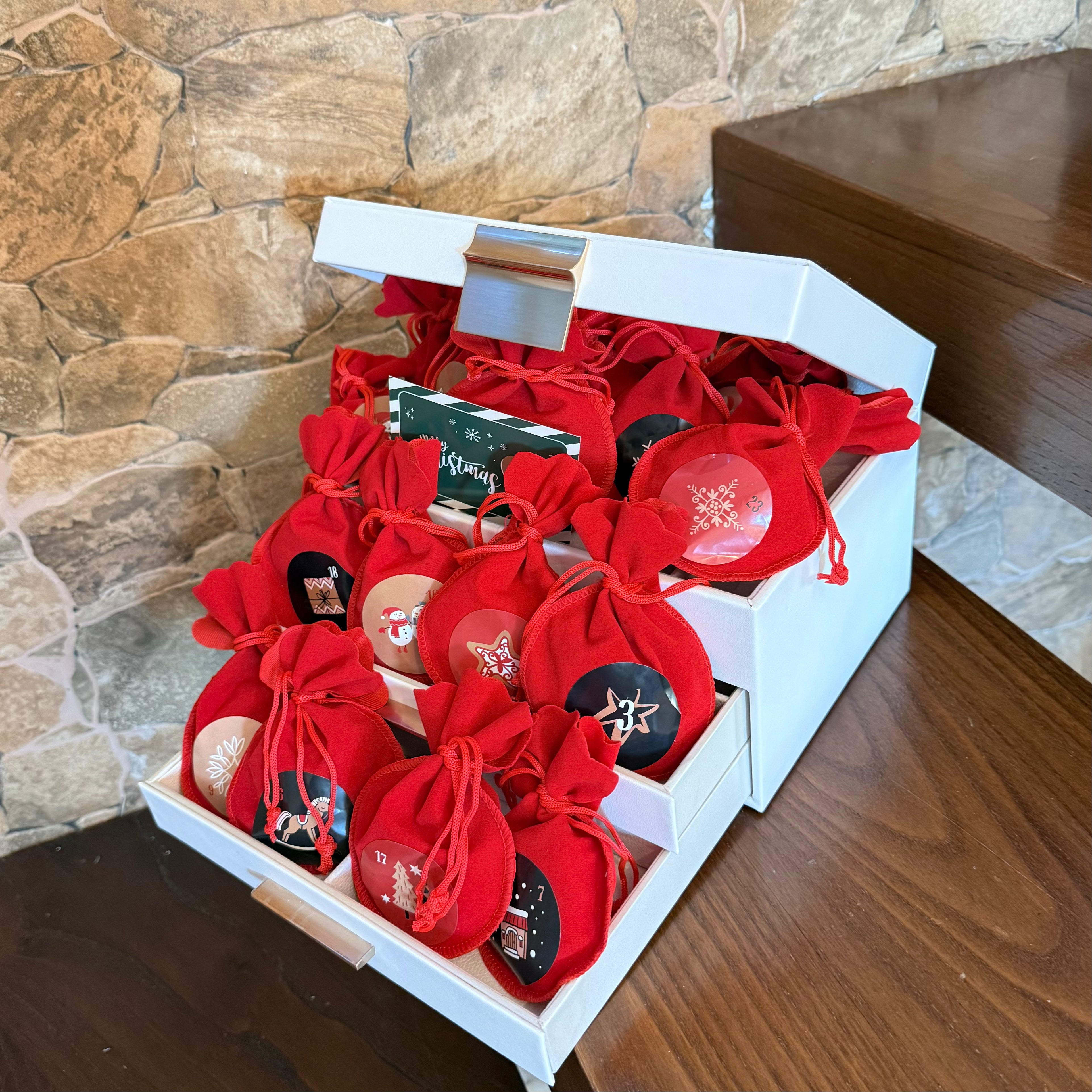 CALENDARIO DELL'AVVENTO  BIANCO