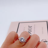 Anello Luxury Solitaire